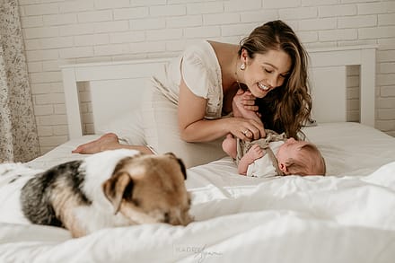 zdjecie noworodka z mamą