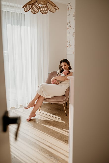 Naturalna Sesja noworodkowa w domu Kraków