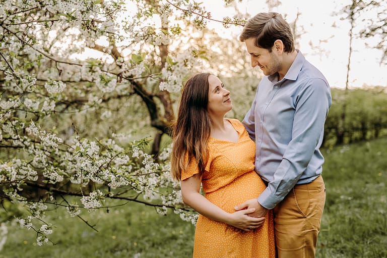 sesja ciążowa w sadzie