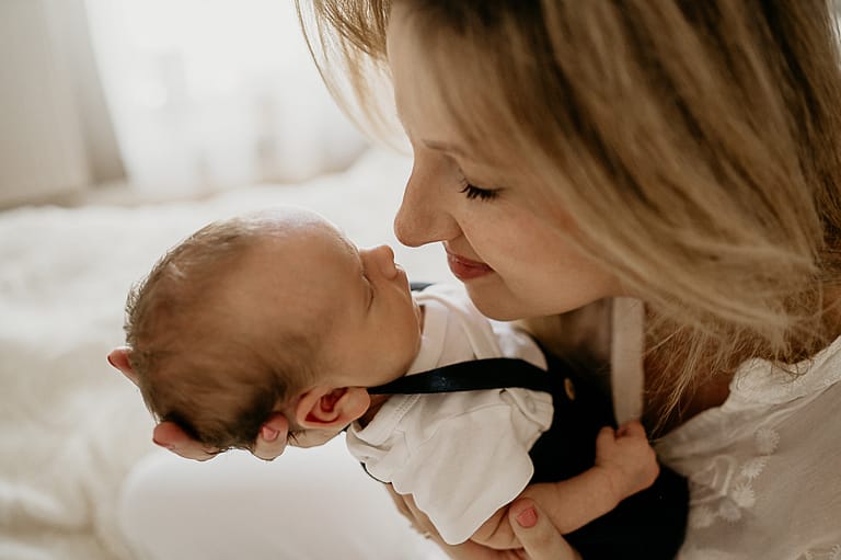 mama z noworodkiem