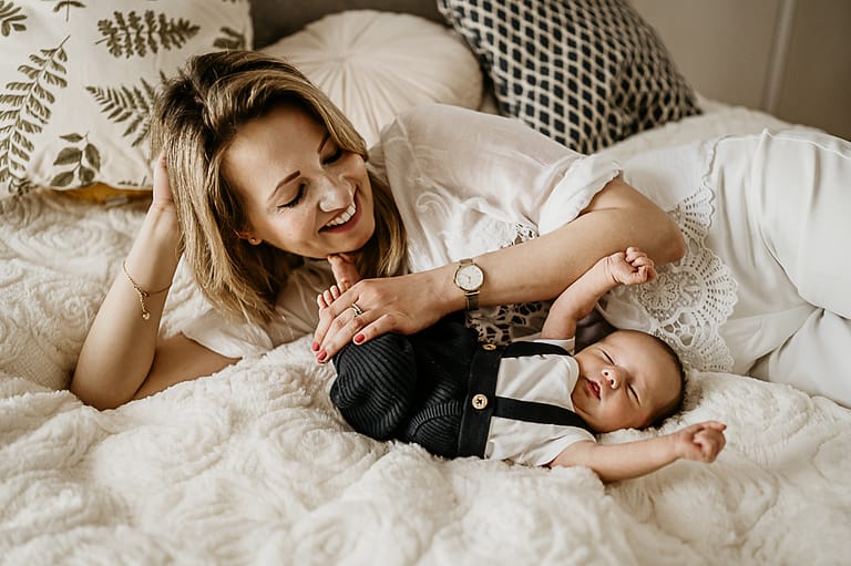 mama z noworodkiem