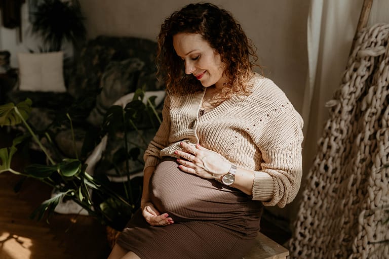 Sesja ciążowa w studio boho Kraków
