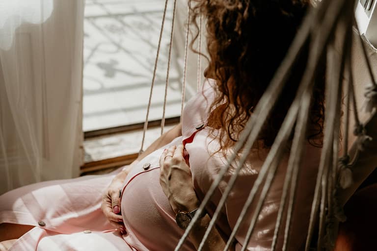 Sesja ciążowa w studio boho Kraków