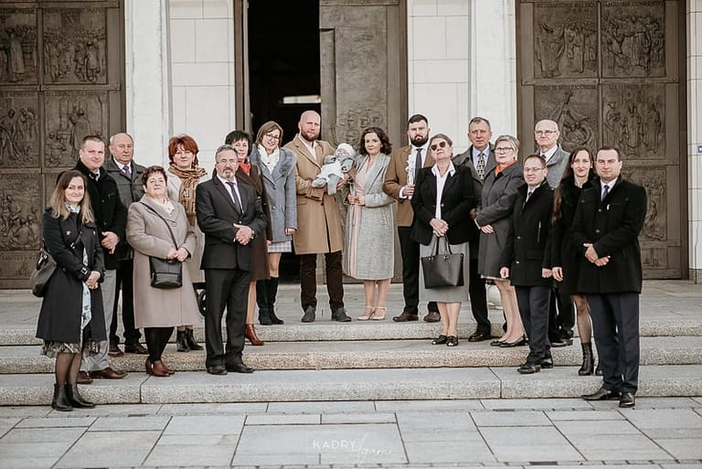 Fotograf na chrzest kraków zdjęcie grupowe